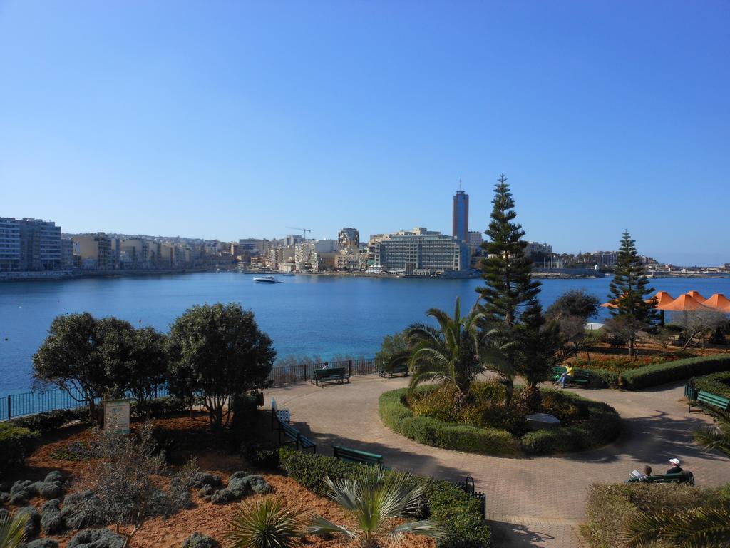 Apartment With Stunning Seaviews Sliema Eksteriør billede